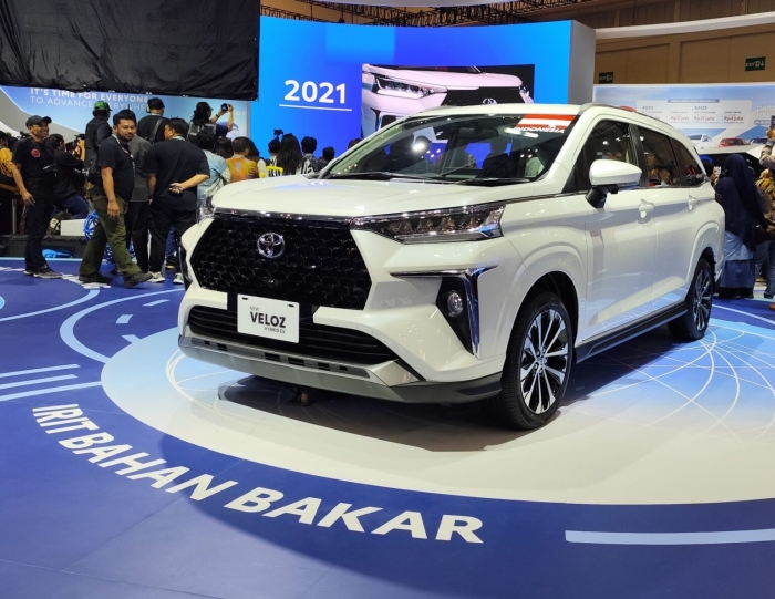 Gi&aacute; cả thị trường xe MPV 7 chỗ 2026: Toyota Veloz Hybrid Cạnh tranh Mitsubishi Xpander - Ảnh 3.