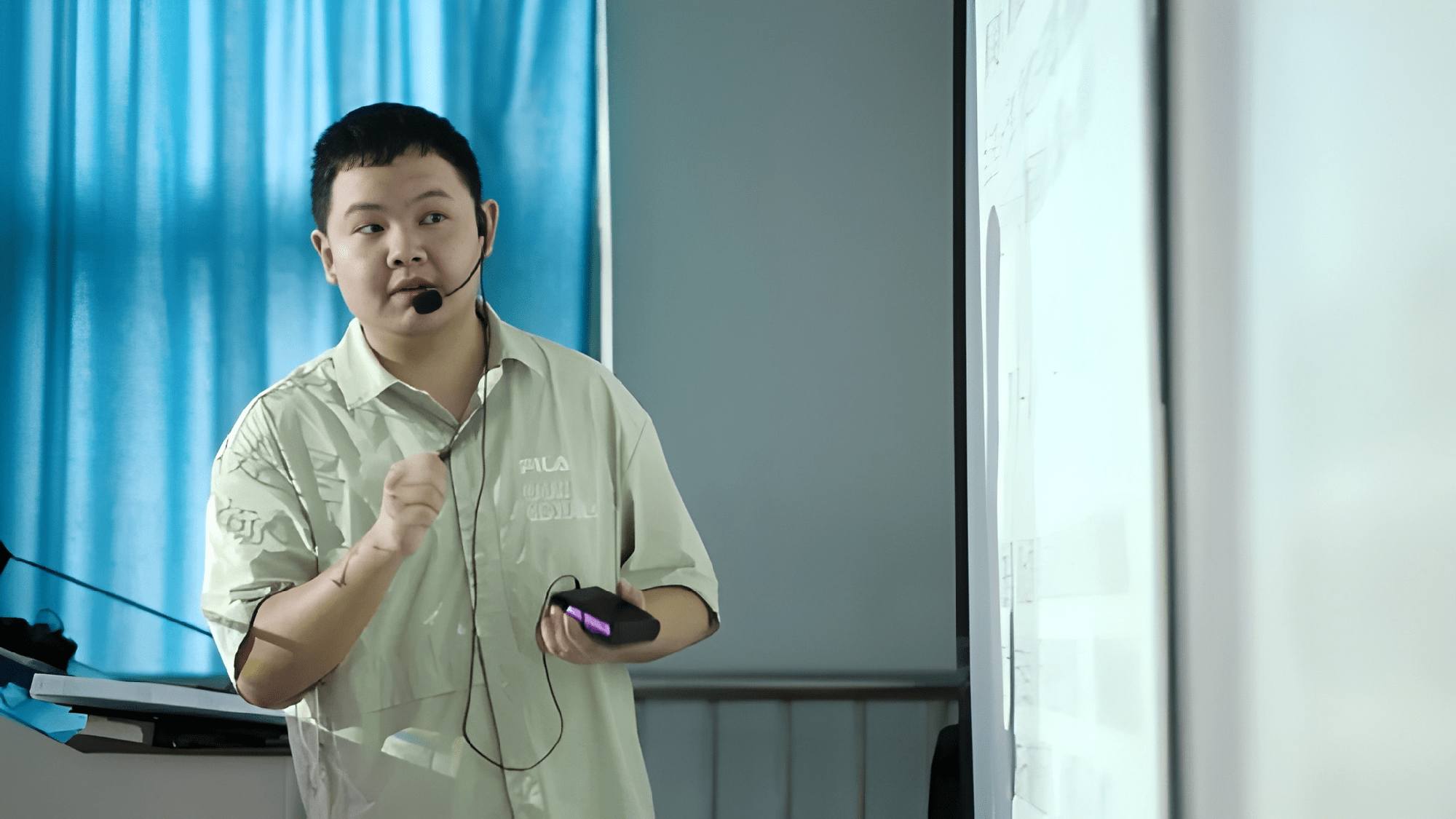 Thần đồng 5 tuổi học xong tiểu học , 12 tuổi đỗ đại học: Hành trình bất ngờ ở tuổi 30 - Ảnh 3.