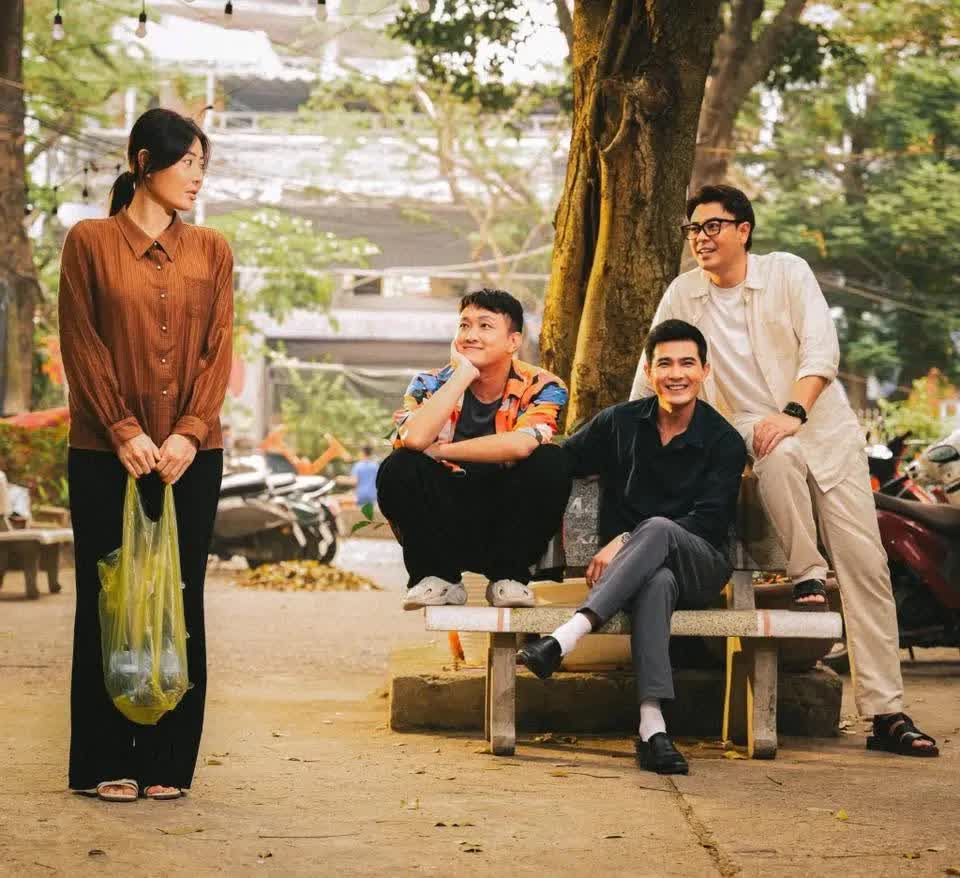 Loạt ảnh g&acirc;y thương nhớ ở hậu trường Dưới &ocirc; cửa s&aacute;ng đ&egrave;n - Ảnh 16.