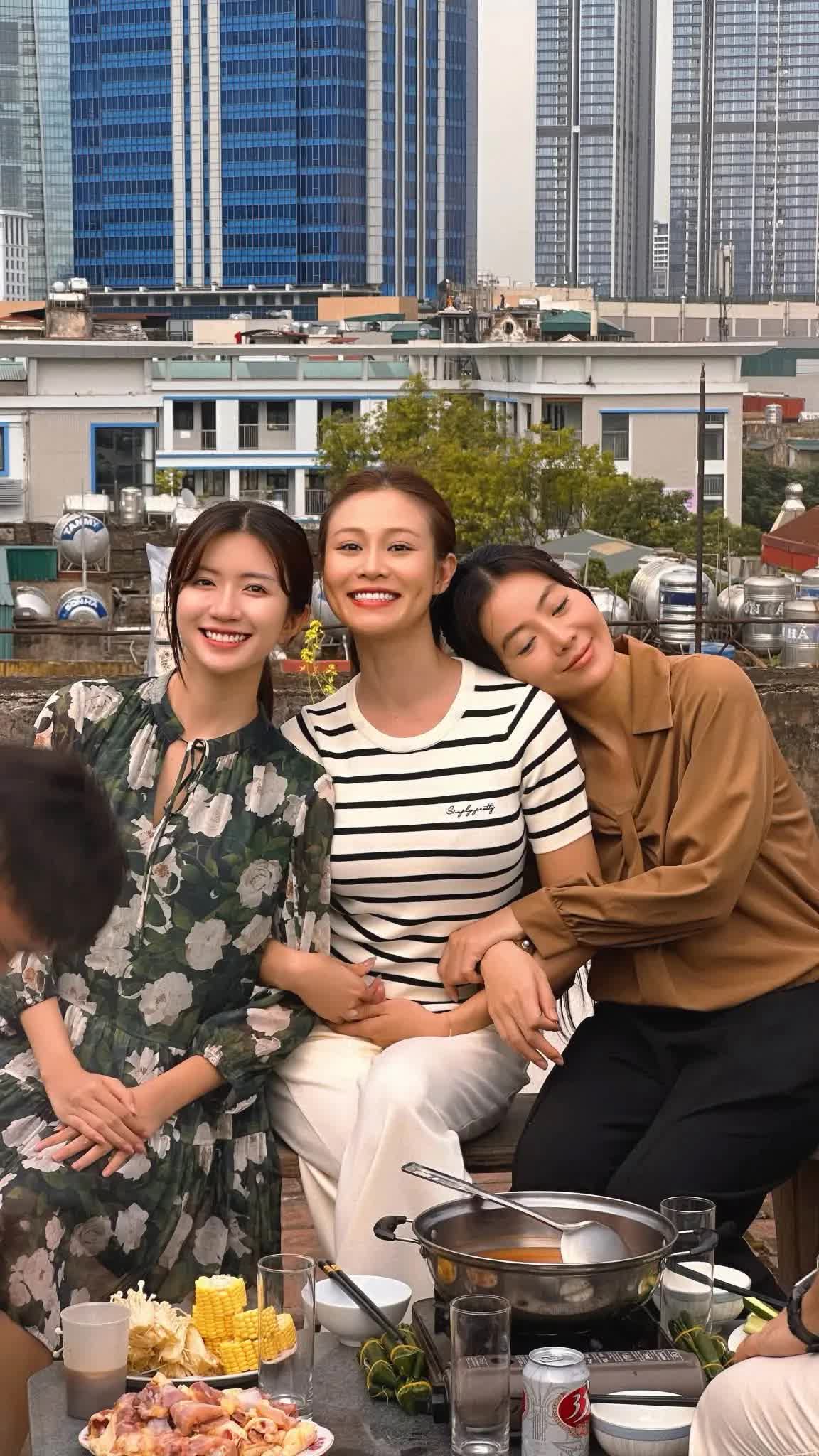 Loạt ảnh g&acirc;y thương nhớ ở hậu trường Dưới &ocirc; cửa s&aacute;ng đ&egrave;n - Ảnh 7.