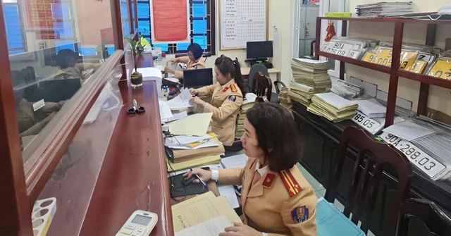 Tin sáng 5/7: Tất cả người dân có bằng lái xe chú ý quy định thời gian cấp đổi mới nhất từ Bộ Công an; Thông báo quan trọng đến tất cả người dùng Zalo - Ảnh 1.