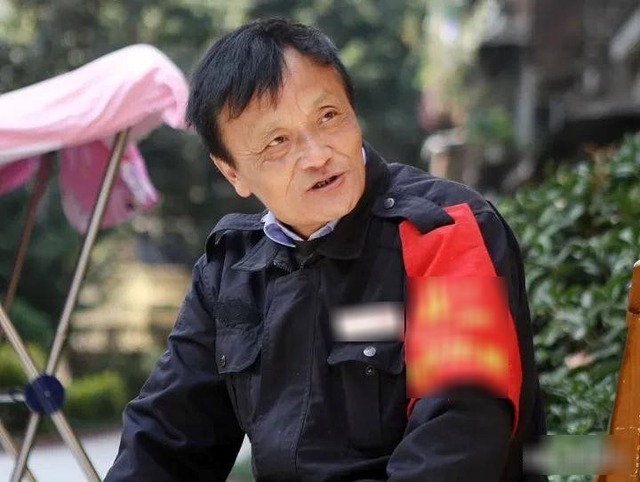 Nghỉ hưu vẫn đi l&agrave;m trả nợ thay con, t&ocirc;i b&agrave;ng ho&agrave;ng khi thấy con dốc tiền đ&atilde;i th&ocirc;ng gia - Ảnh 1.