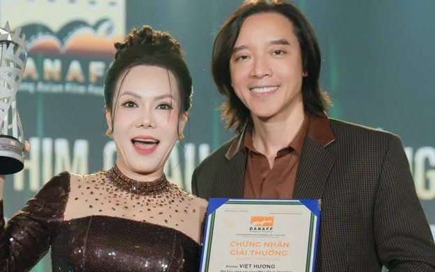 Ảnh cưới tuyệt đẹp kỷ niệm 20 năm h&ocirc;n nh&acirc;n của Việt Hương v&agrave; chồng
 - Ảnh 1.