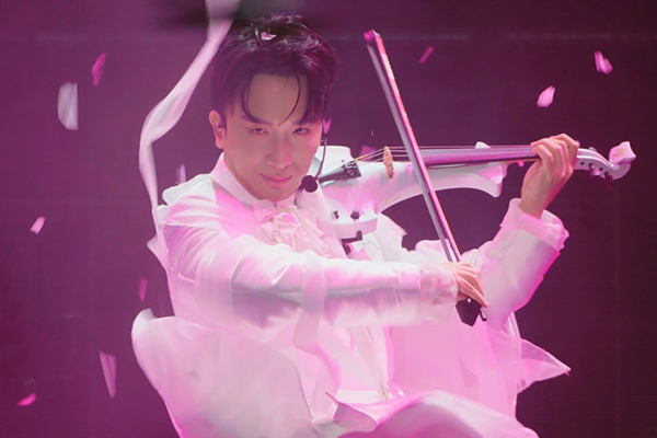 Nghệ sĩ violin g&acirc;y sốt với m&agrave;n tr&igrave;nh diễn khiến kh&aacute;n giả &ldquo;nổi da g&agrave;&rdquo; tại 'Anh trai vượt ng&agrave;n ch&ocirc;ng gai'  - Ảnh 2.