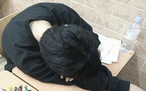Kh&ocirc;ng phải ngh&egrave;o, đ&acirc;y mới l&agrave; 3 kiểu gia đ&igrave;nh khiến trẻ bất hạnh nhất - Ảnh 2.