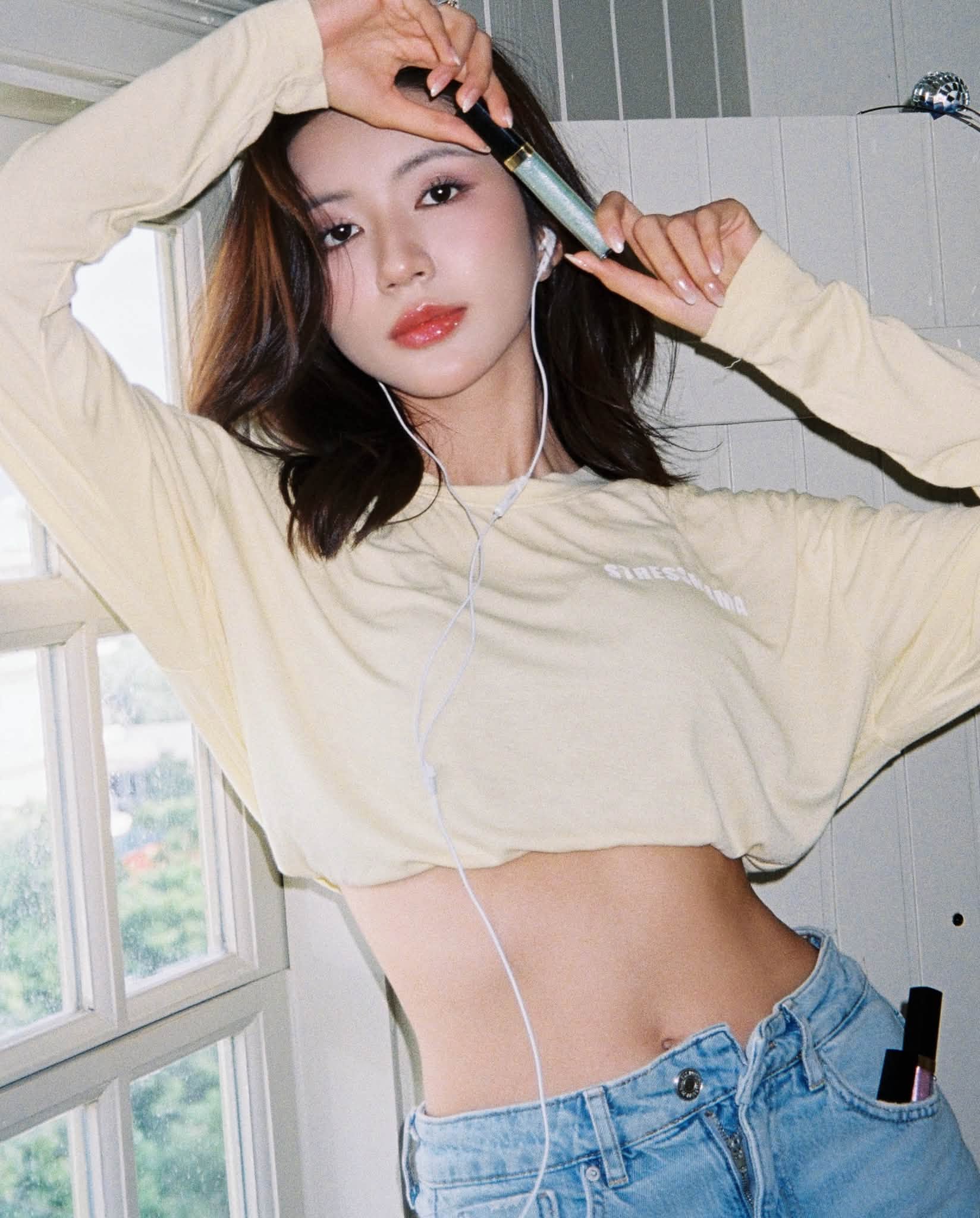 Tin sao 8/7: Phương Trinh Jolie diện bikini gợi cảm, Hương Giang h&oacute;a 'n&agrave;ng thơ' dịu d&agrave;ng - Ảnh 3.