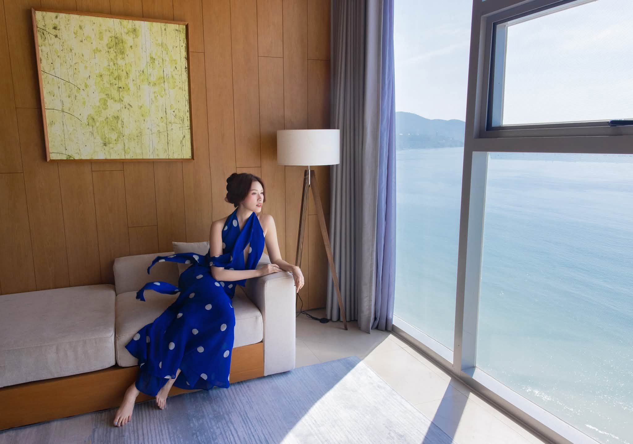 Tin sao 8/7: Phương Trinh Jolie diện bikini gợi cảm, Hương Giang h&oacute;a 'n&agrave;ng thơ' dịu d&agrave;ng - Ảnh 6.