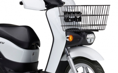 Trải nghiệm xe m&aacute;y điện gi&aacute; 32,6 triệu đồng thiết kế ch&acirc;u &Acirc;u, đi xa 100km, c&oacute; định vị v&agrave; chống trộm th&ocirc;ng minh c&oacute; thể thay thế xe xăng - Ảnh 1.
