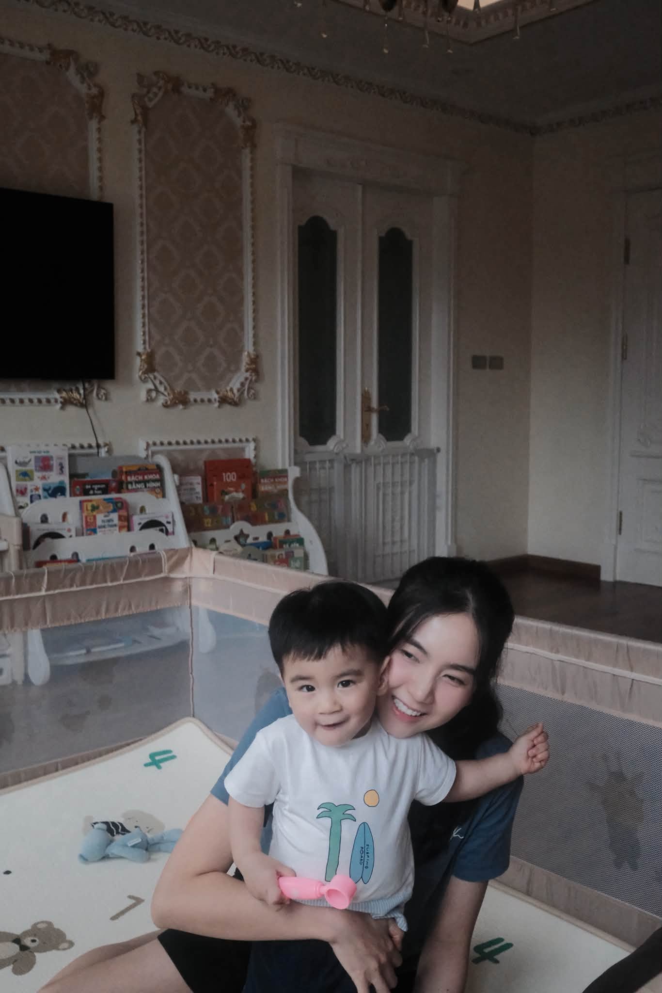 Con trai MC Mai Ngọc 14 th&aacute;ng tuổi: Biểu cảm l&eacute;m lỉnh khiến fan ' tan chảy ' - Ảnh 12.