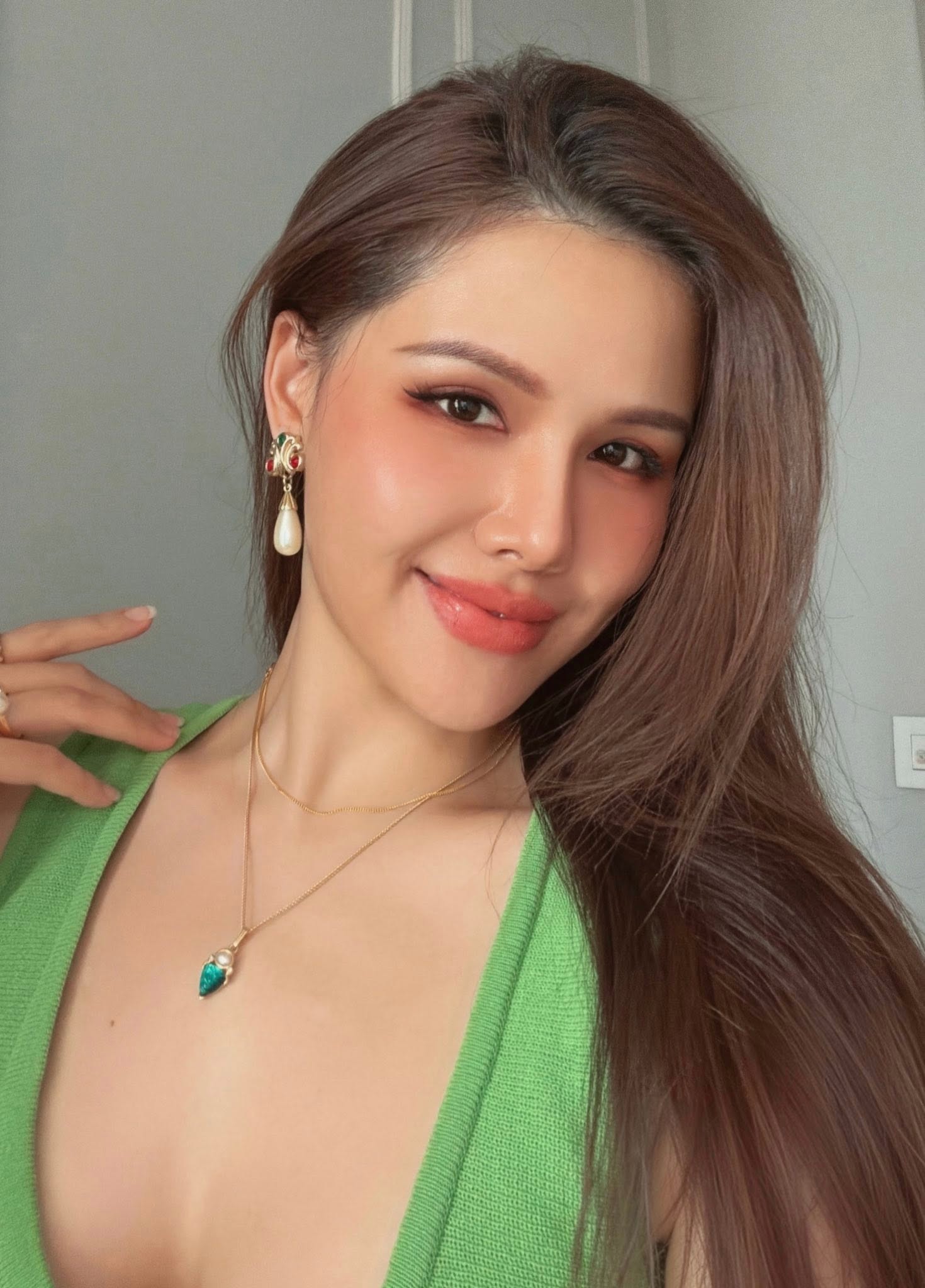 'B&agrave; mẹ 2 con' Phanh Lee diện đồ xẻ s&acirc;u sau khi siết mỡ th&agrave;nh c&ocirc;ng - Ảnh 7.