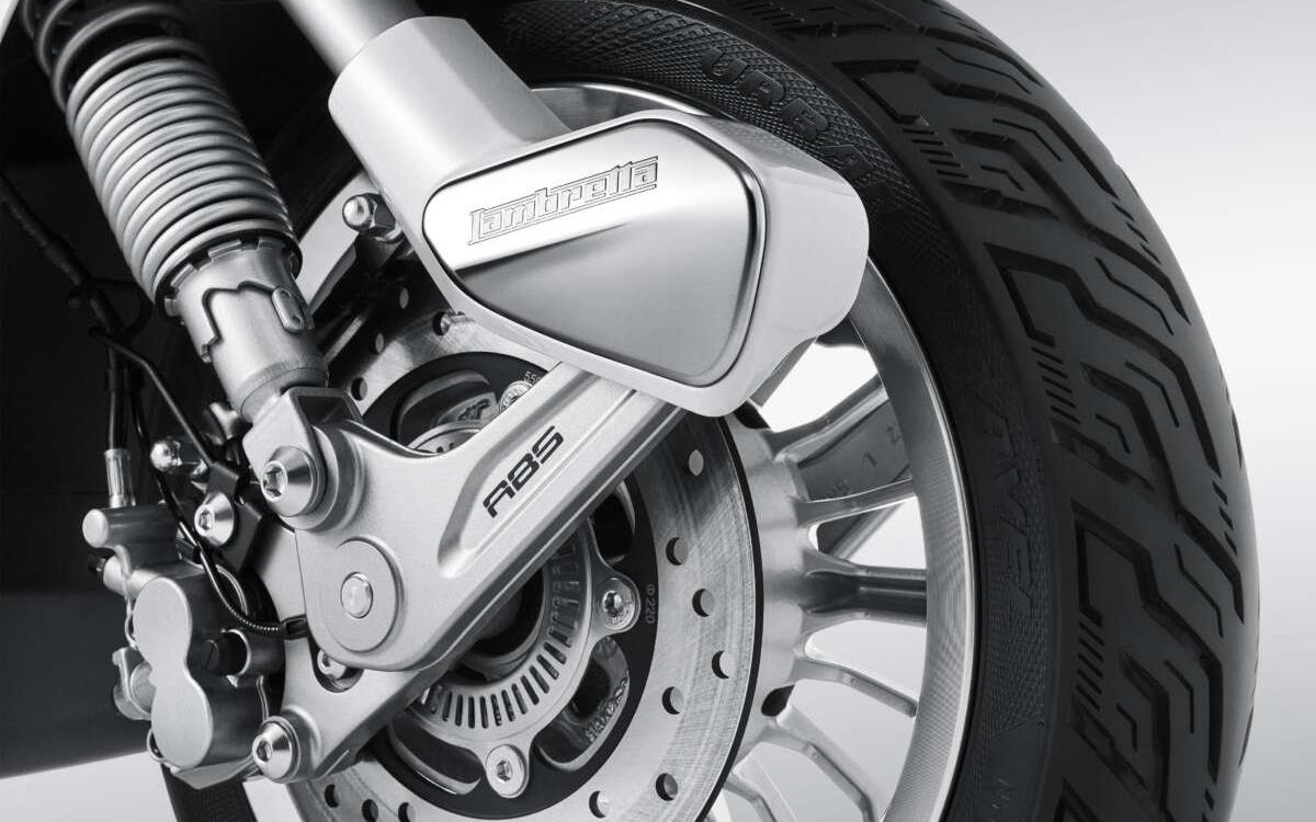 Đẹp hơn SH Mode, xe ga 160cc của Honda gi&aacute; 76 triệu đồng trang bị s&aacute;nh ngang SH - Ảnh 1.