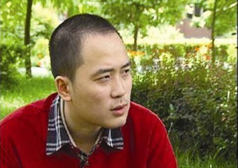 Nam sinh 3 lần đỗ vào trường đại học top đầu nhưng đều bị đuổi học, nguyên nhân khiến nhiều người lắc đầu - Ảnh 1.