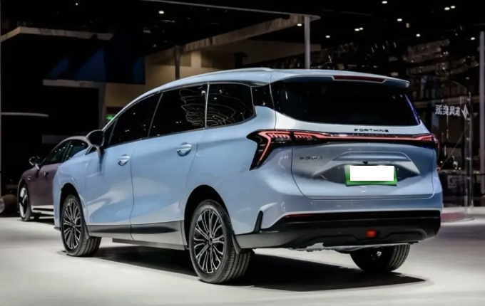 Rộng hơn Mitsubishi Xpander, MPV 6 chỗ giá 407 triệu đồng vẫn đẹp long lanh, đa dạng tiện ích phù hợp khách hàng gia đình - Ảnh 4.