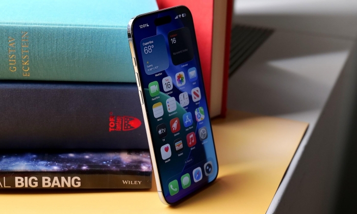 Gi&aacute; iPhone 17 giảm tới 9 triệu đồng, rẻ chưa từng thấy trước khi iPhone 18 xuất hiện - Ảnh 3.