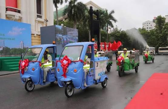 Đề xuất thí điểm sử dụng xe ba bánh chạy điện để thu gom, vận chuyển rác, hàng hóa và PCCC - Ảnh 1.