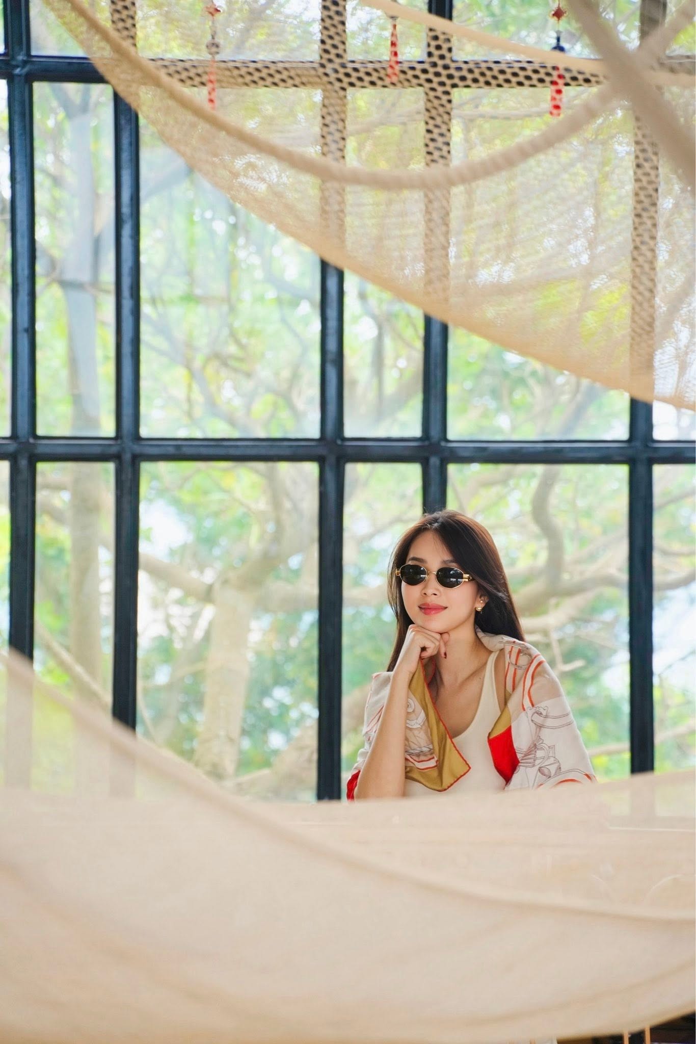 Đặng Thu Thảo tỏa s&aacute;ng với phong c&aacute;ch nữ t&iacute;nh v&agrave; thanh lịch ở tuổi 35 - Ảnh 6.