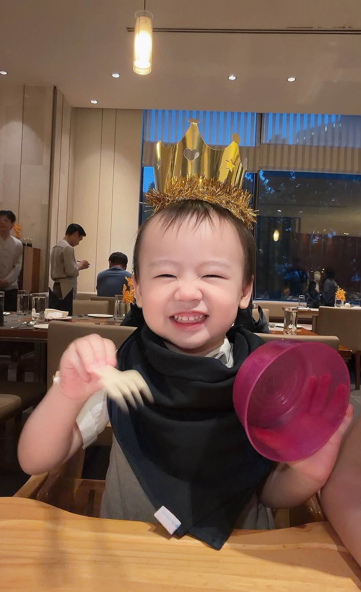 Bố mẹ chồng Lê Âu Ngân Anh - Ảnh 6.
