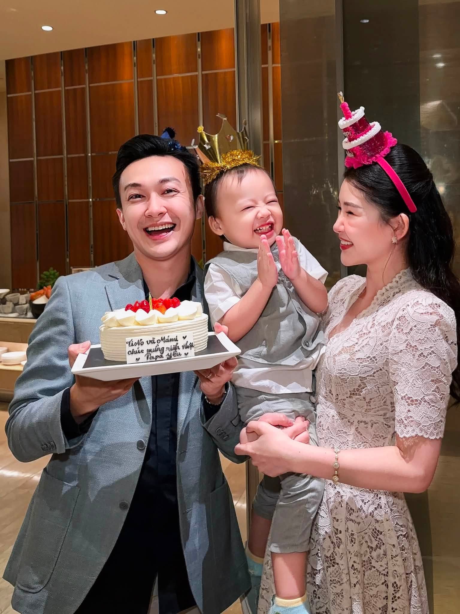 Bố mẹ chồng Lê Âu Ngân Anh - Ảnh 1.