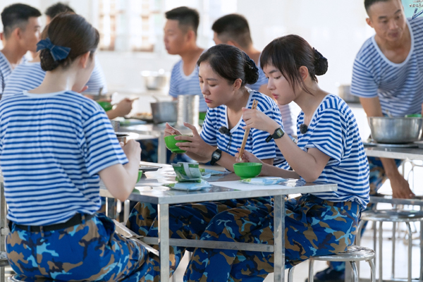 Quốc Trường, Văn Mai Hương x&uacute;c động khi tham gia 'Sao nhập ngũ' - Ảnh 3.