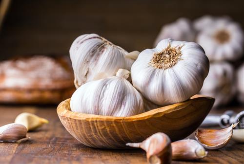 Sự thật về thói quen dùng tỏi trừ tà, tăng dương khí trong tháng 7 cô hồn - Ảnh 1.