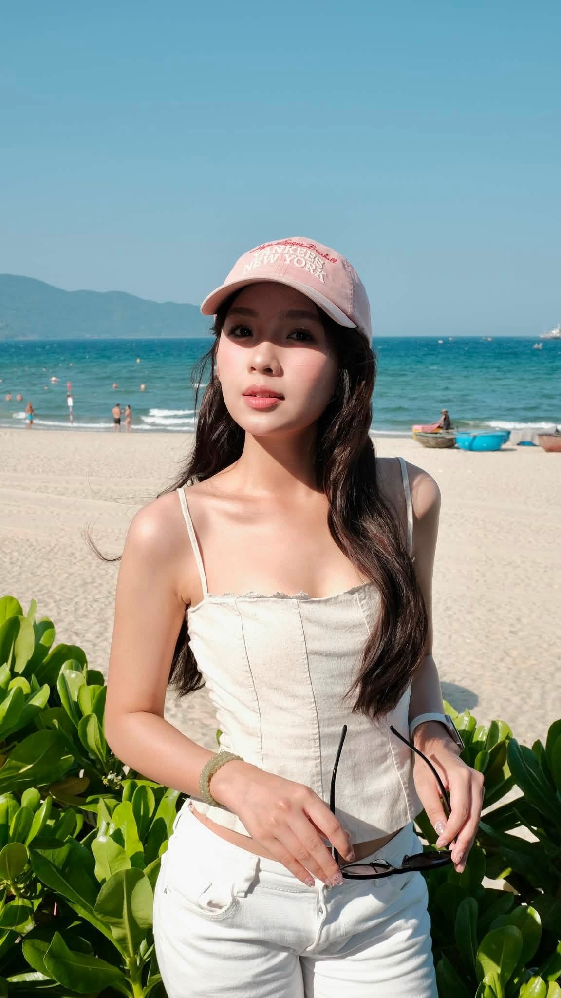 Nhan sắc đời thường của nữ diễn vi&ecirc;n đang g&acirc;y sốt phim M&ugrave;a h&egrave; năm ấy - Ảnh 6.