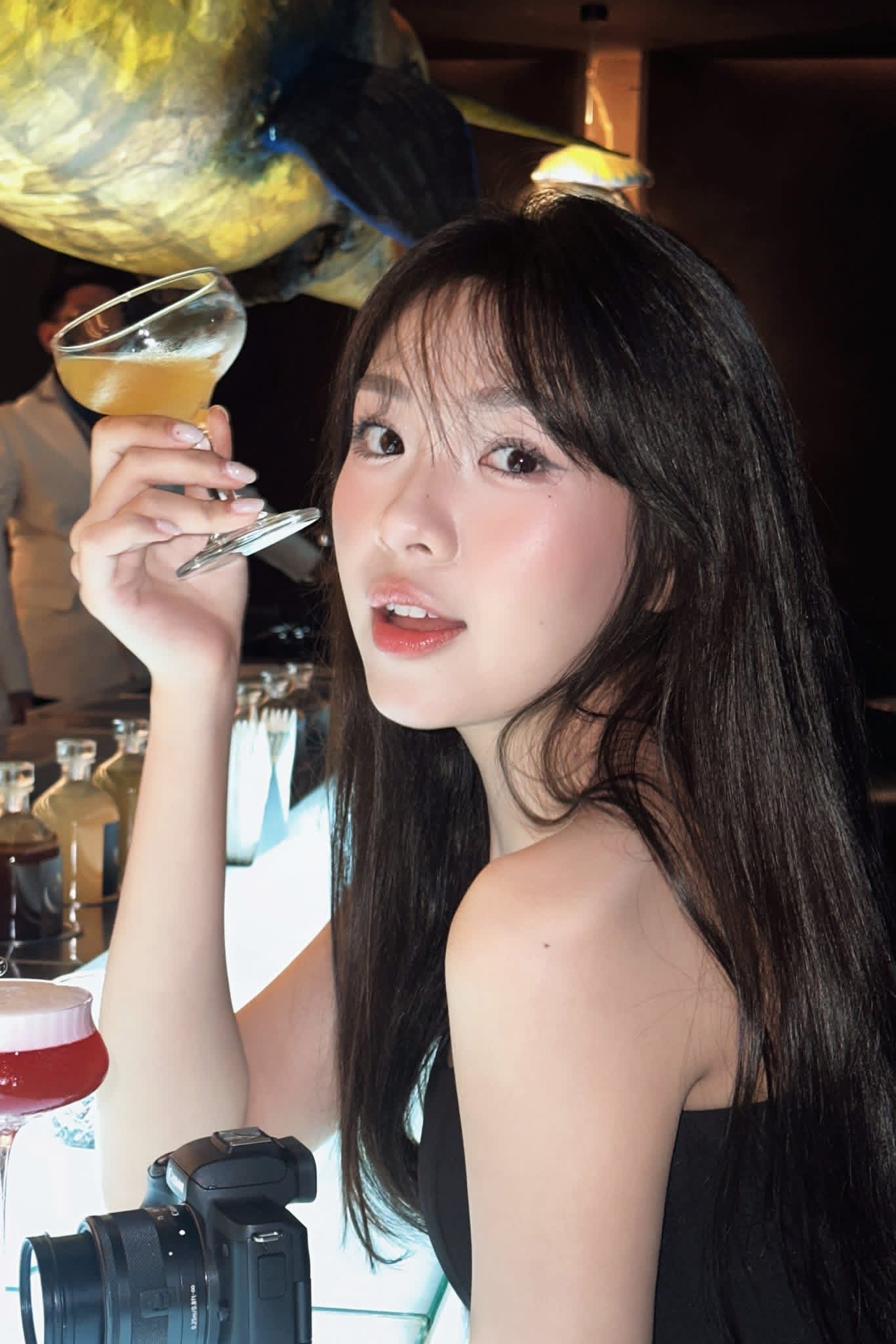 Nhan sắc đời thường của nữ diễn vi&ecirc;n đang g&acirc;y sốt phim M&ugrave;a h&egrave; năm ấy - Ảnh 9.