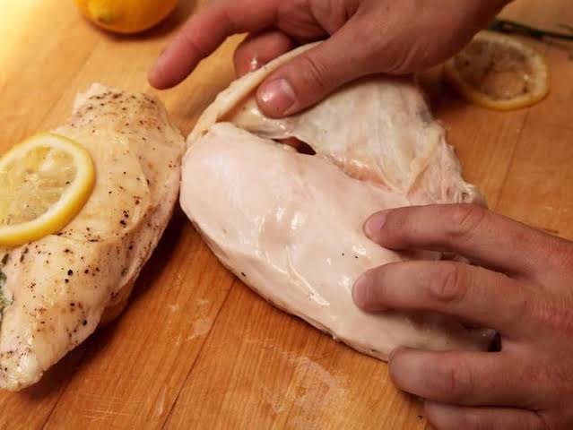 3 cách hấp ức gà mọng nước, không bị khô, ngon nhức nách - Ảnh 1.