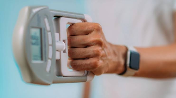 Tự kiểm tra tại nh&agrave;: 4 c&aacute;ch nhận biết bạn đang gi&agrave; nhanh hay l&atilde;o h&oacute;a l&agrave;nh mạnh - Ảnh 4.
