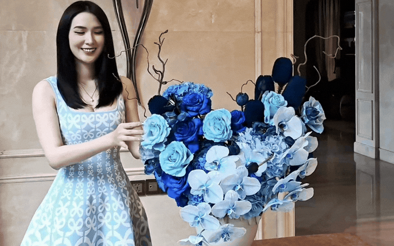 Ngọc Loan cắm hoa h&igrave;nh tr&aacute;i tim tone xanh g&acirc;y sốt tr&ecirc;n mạng x&atilde; hội - Ảnh 5.