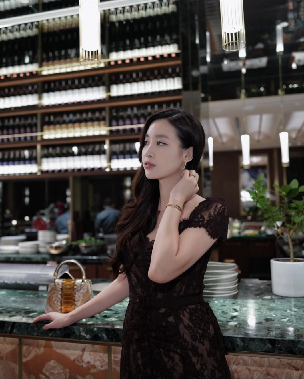 Đỗ Mỹ Linh tỏa sáng với set đồ tiền tỷ đi hẹn hò , phong cách thời trang 2026 - Ảnh 1.