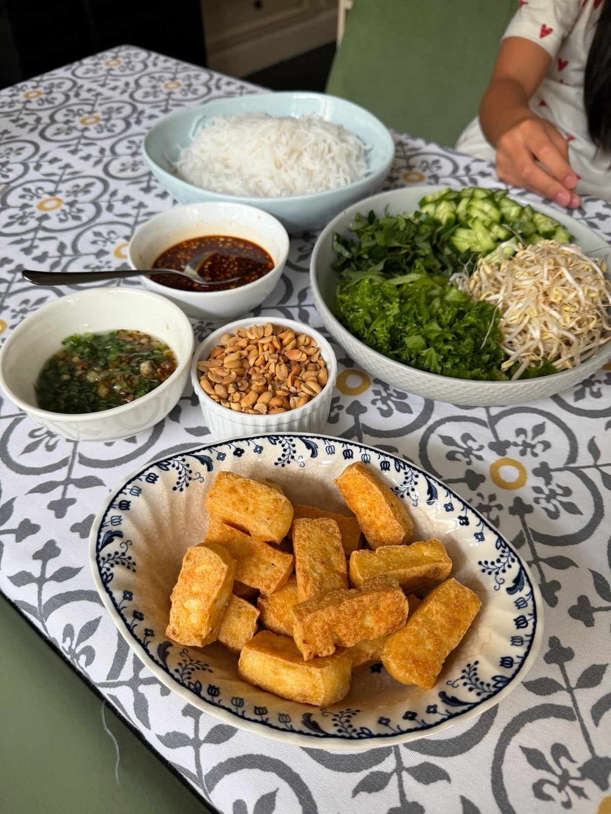 Tăng Thanh H&agrave; chia sẻ c&ocirc;ng thức m&oacute;n chay đơn giản cho th&aacute;ng 7 &acirc;m lịch - Ảnh 2.
