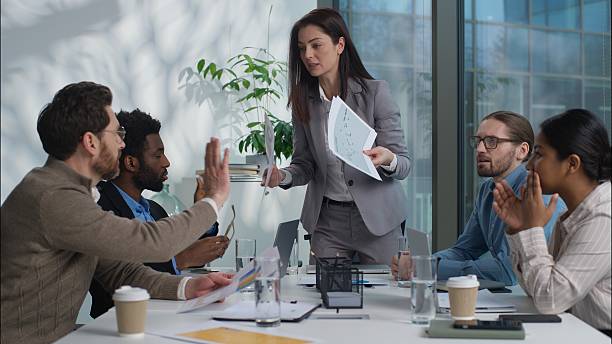 Hạnh ph&uacute;c của phụ nữ kh&ocirc;ng nằm ở việc cố l&agrave;m h&agrave;i l&ograve;ng tất cả: Bu&ocirc;ng bỏ 2 điều n&agrave;y c&agrave;ng sớm c&agrave;ng sống nhẹ l&ograve;ng - Ảnh 3.