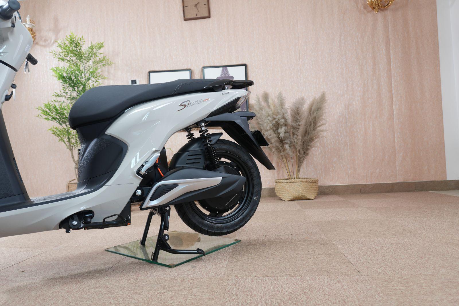 Đẹp như Vision, xe m&aacute;y điện gi&aacute; 20 triệu đồng đi 90km/lần sạc, động cơ 2.800W - Ảnh 4.