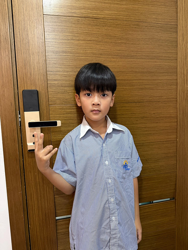 Con trai 7 tuổi của Đ&agrave;m Vĩnh Hưng - Ảnh 4.