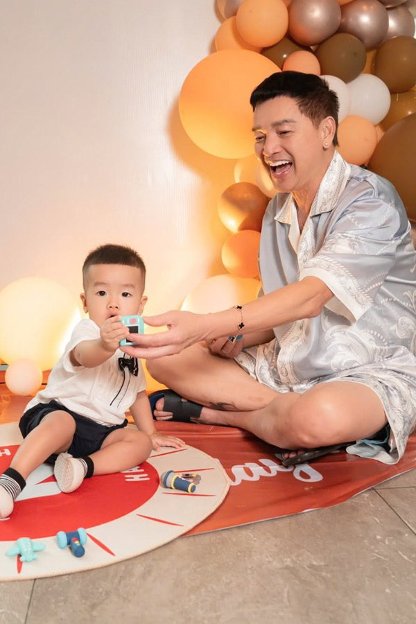 Quang Minh tuổi U70: 'C&oacute; người để thương, c&oacute; nh&agrave; để về, vậy l&agrave; đủ đầy' - Ảnh 2.