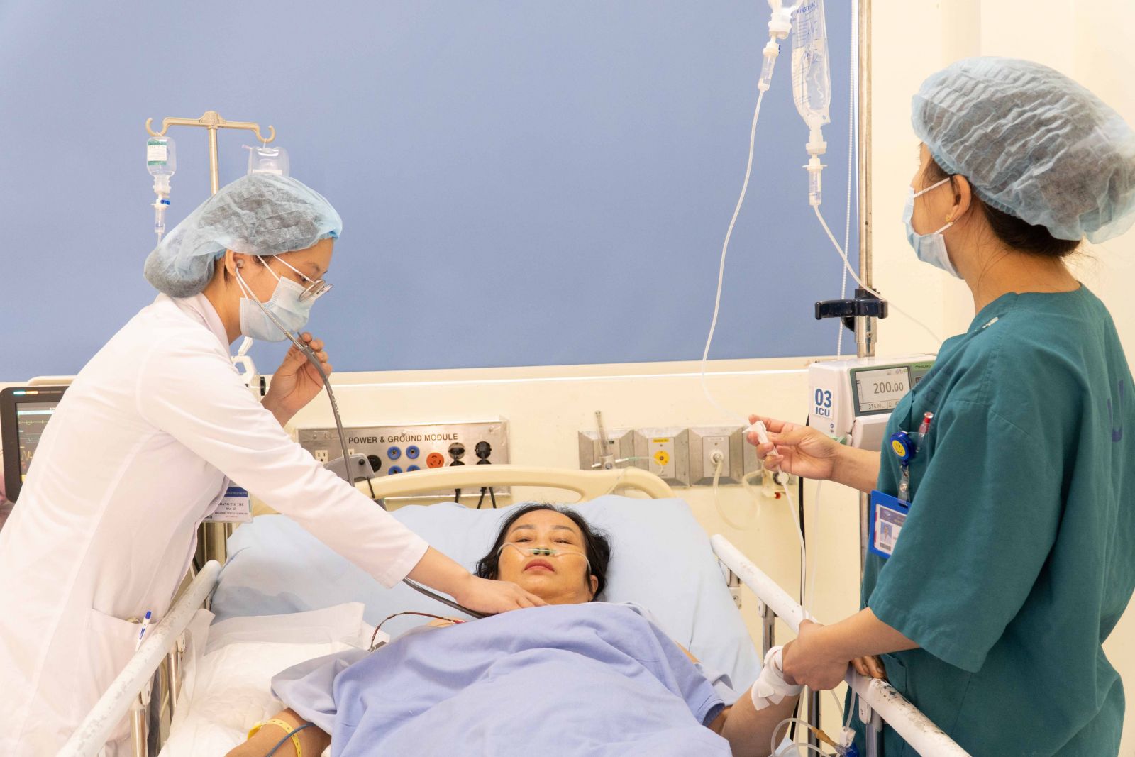 Người phụ nữ 54 tuổi sốc nhiệt, suy thận cấp sau nhiều giờ làm việc ngoài trời: 5 dấu hiệu không nên bỏ qua 1 Người phụ nữ 54 tuổi sốc nhiệt, suy thận cấp sau nhiều giờ làm việc ngoài trời: 5 dấu hiệu không nên bỏ qua - Ảnh 1.