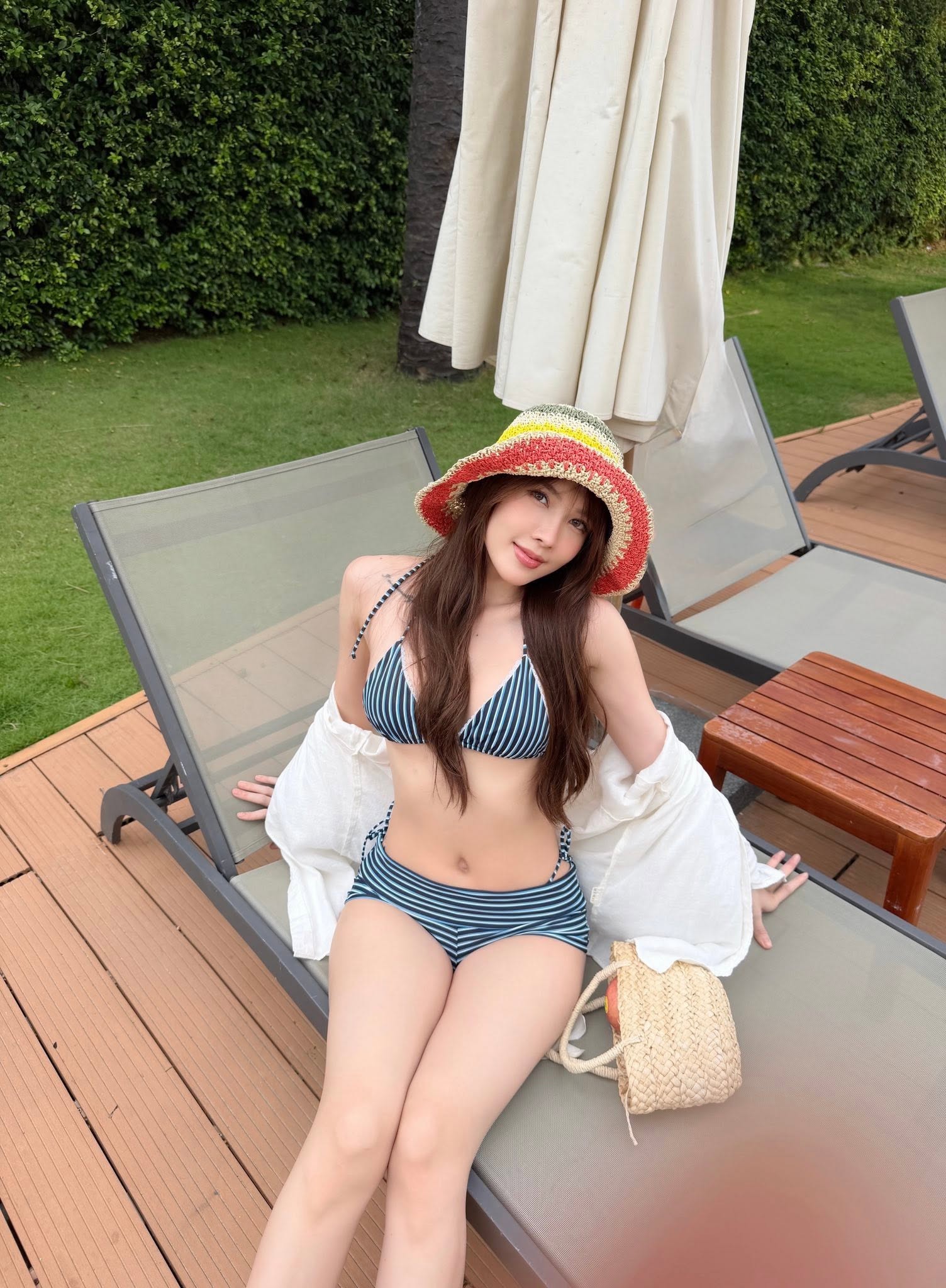 Thiều Bảo Trâm khoe body quyến rũ trong bikini mùa hè năm 2026 - Ảnh 8.