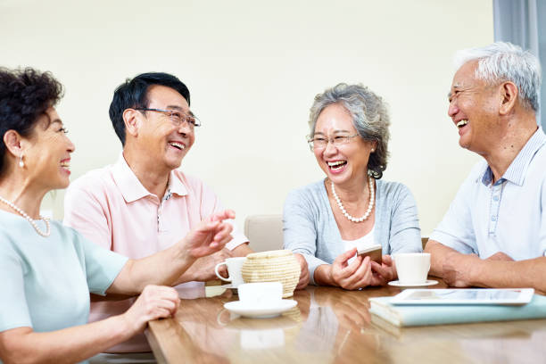 Về già mới hiểu: 3 điều không nên thể hiện trước mặt thông gia - Ảnh 1.