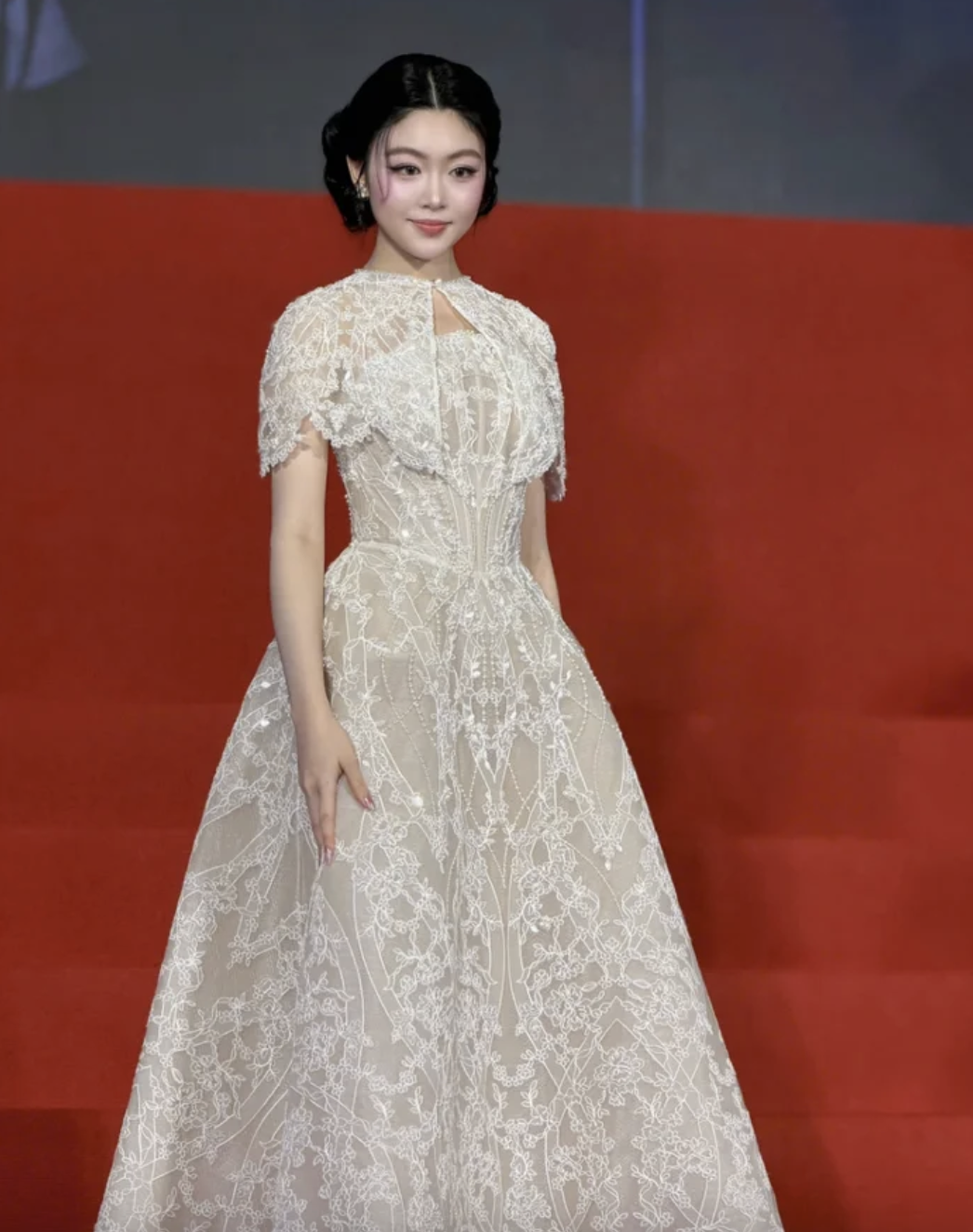 Lọ Lem nh&agrave; MC Quyền Linh khiến bao người xao xuyến - Ảnh 6.
