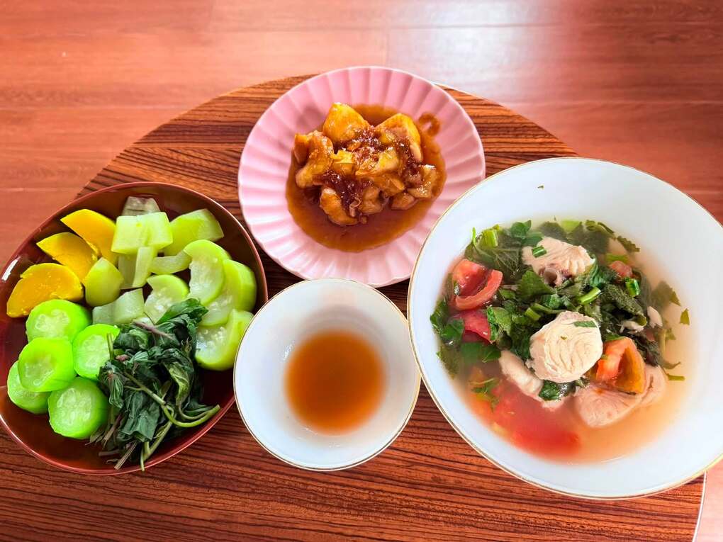 'Người đẹp T&acirc;y Đ&ocirc;' Việt Trinh g&acirc;y ngỡ ng&agrave;ng trước nhan sắc tuổi ngo&agrave;i 50, h&eacute; lộ cơm nh&agrave; 'hắc tuổi' đơn giản đến kh&oacute; tin! - Ảnh 2.