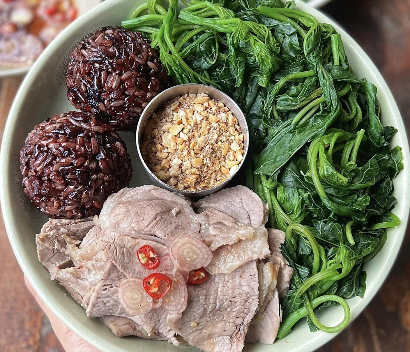 Loại rau giúp bổ máu tự nhiên, hạ đường huyết hiệu quả đang bán đầy chợ, người Việt nên ăn để kéo dài tuổi thọ 1 Loại rau giúp bổ máu tự nhiên, hạ đường huyết hiệu quả đang bán đầy chợ, người Việt nên ăn để kéo dài tuổi thọ - Ảnh 1.