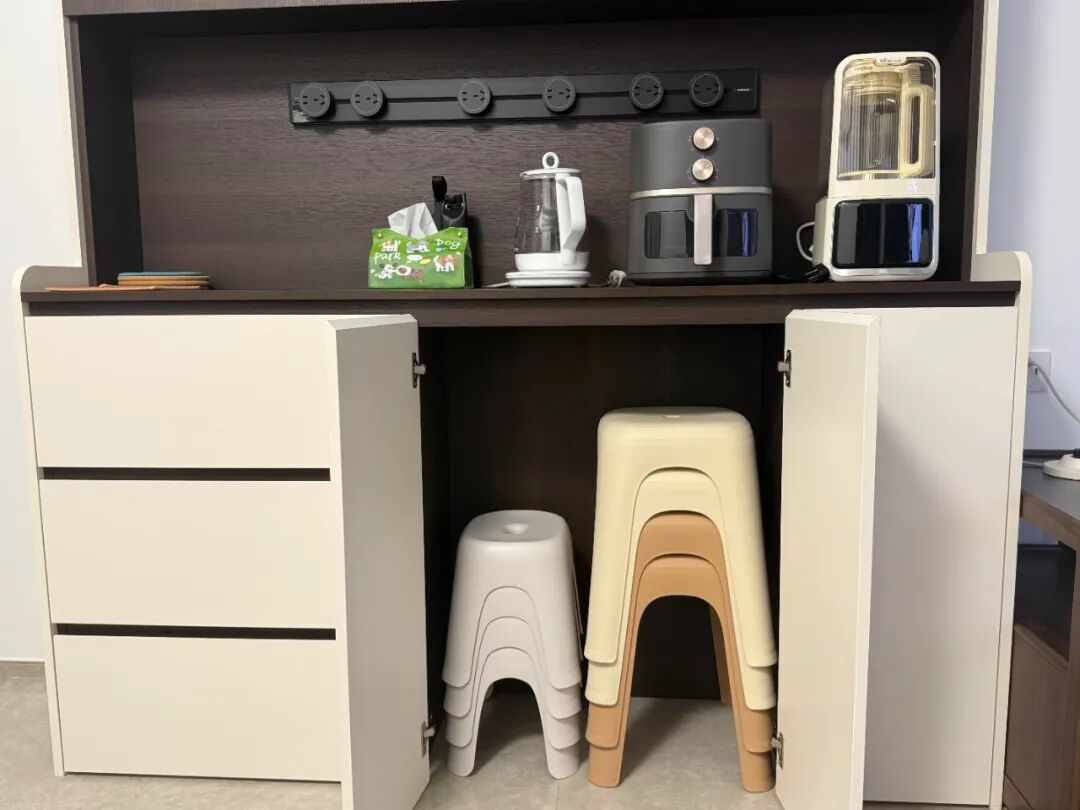 Thiết kế tủ kiểu mới của giới trẻ: Chỉ v&agrave;i cm cũng biến th&agrave;nh kh&ocirc;ng gian lưu trữ cực kỳ hiệu quả - Ảnh 6.