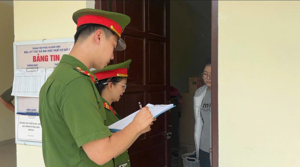 Cảnh gi&aacute;c 'bẫy' lừa đảo khi sinh vi&ecirc;n t&igrave;m ph&ograve;ng trọ đầu năm học - Ảnh 4.