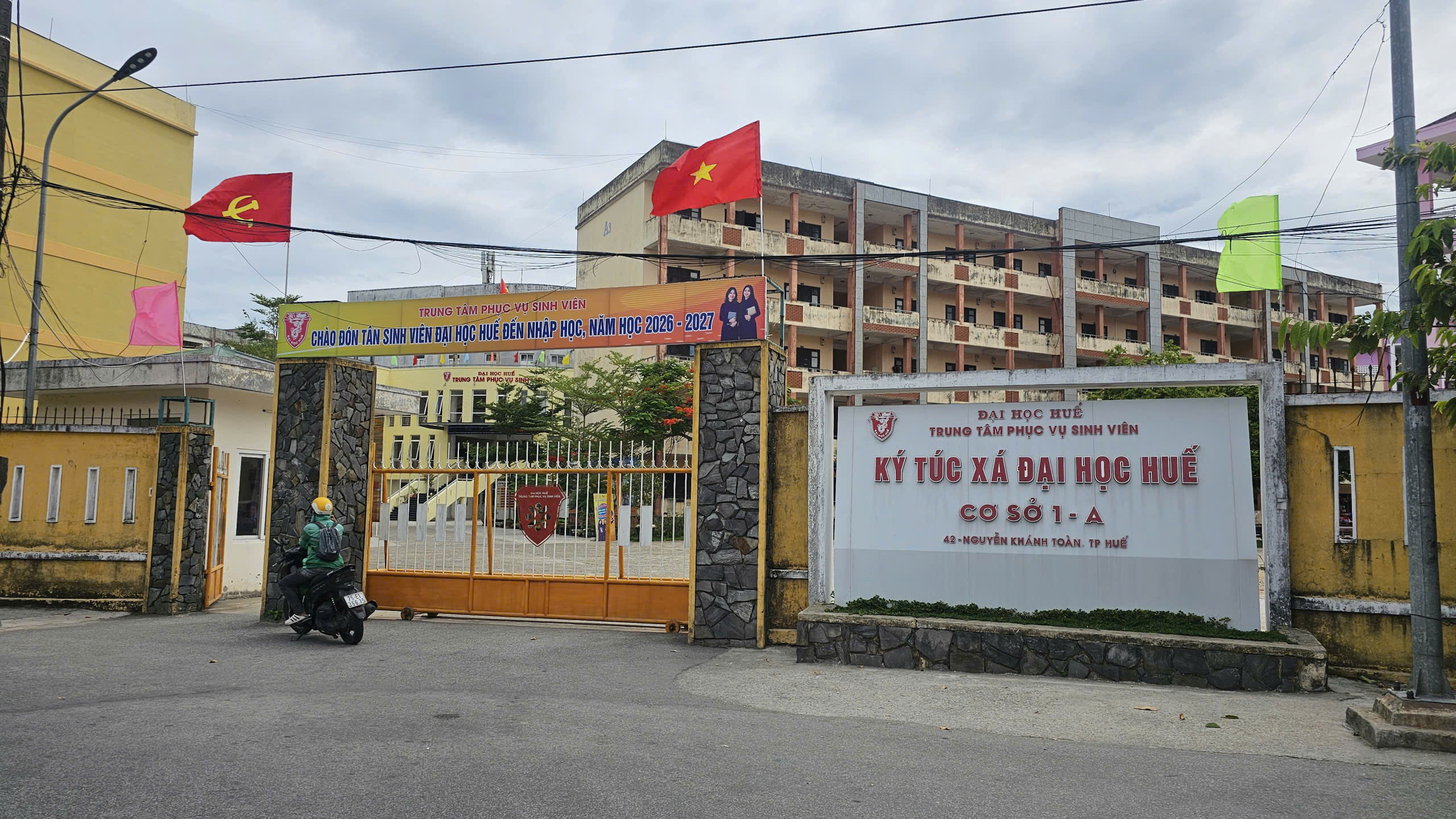Cảnh gi&aacute;c 'bẫy' lừa đảo khi sinh vi&ecirc;n t&igrave;m ph&ograve;ng trọ đầu năm học - Ảnh 3.