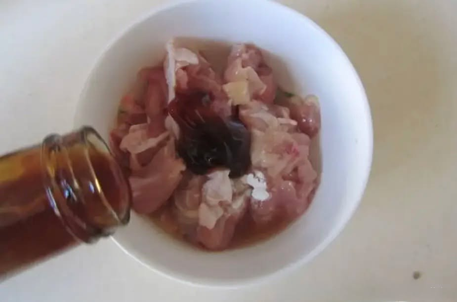 M&oacute;n hấp n&agrave;y gia đ&igrave;nh t&ocirc;i c&oacute; thể ăn 8 lần một tuần m&agrave; kh&ocirc;ng hề ng&aacute;n: Chế biến đơn giản, chỉ 15 ph&uacute;t l&agrave; xong- Ảnh 3.