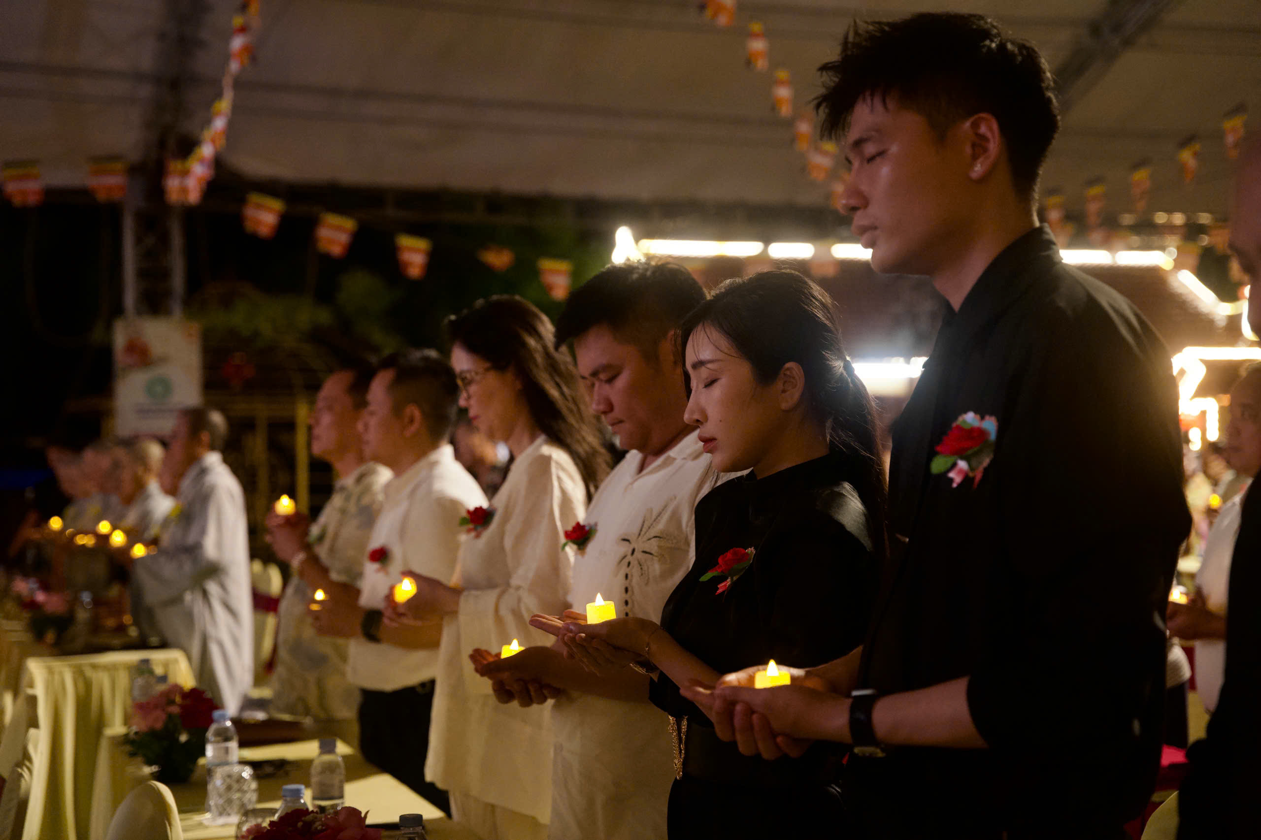 H&agrave;ng ng&agrave;n người d&acirc;n nhớ về c&ocirc;ng ơn cha mẹ trong Đ&ecirc;m Vu Lan 2026 - Ảnh 7.