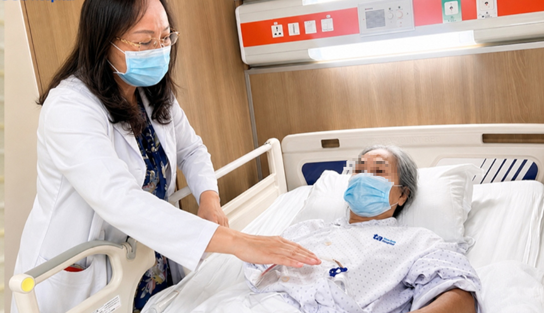 Người phụ nữ 65 tuổi hai lần giải phẫu bệnh mới phát hiện ung thư ‘ẩn mình’ trong khối u lành tính 1 Người phụ nữ 65 tuổi hai lần giải phẫu bệnh mới phát hiện ung thư ‘ẩn mình’ trong khối u lành tính - Ảnh 1.