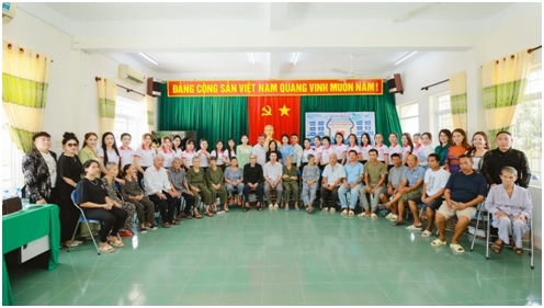 Hoa hậu Doanh nhân Hương sắc Việt Nam 2026: Gửi trao 82 phần quà nghĩa tình tại Phú Yên - Ảnh 1.