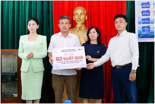 Hoa hậu Doanh nhân Hương sắc Việt Nam 2026: Gửi trao 82 phần quà nghĩa tình tại Phú Yên - Ảnh 3.