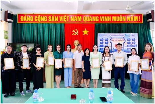 Hoa hậu Doanh nhân Hương sắc Việt Nam 2026: Gửi trao 82 phần quà nghĩa tình tại Phú Yên - Ảnh 5.